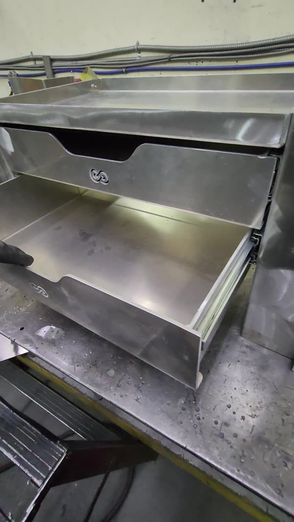 Stainless drawer unit fitted into the trailer