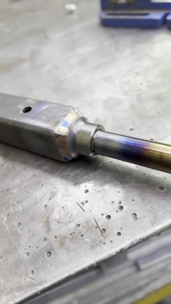 Square tube to shaft TIG joint