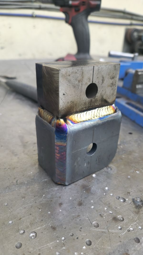 Steel block joint with heat tint