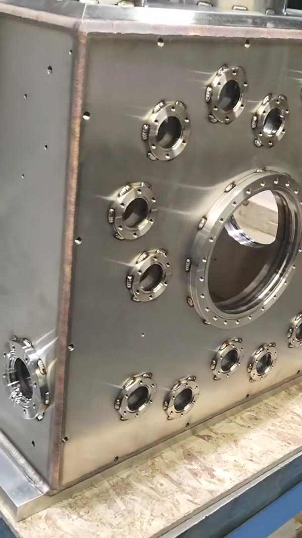 Stainless chamber with welded ports